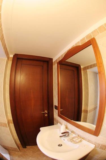 Corte Trecantaia 11 Holiday Hotel Bari Exterior foto